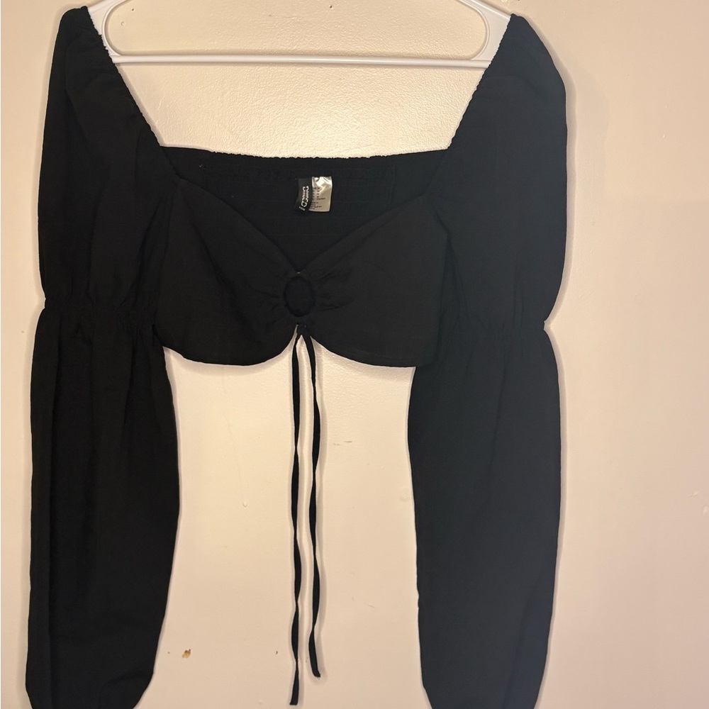 Divided Black Puff Sleeve Blouse